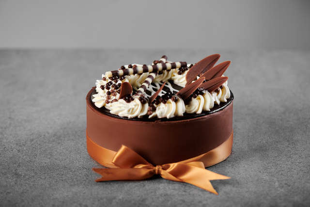 Monginis Chocolate Cake - Buy Chocolate Birthday Cake Online - YouTube